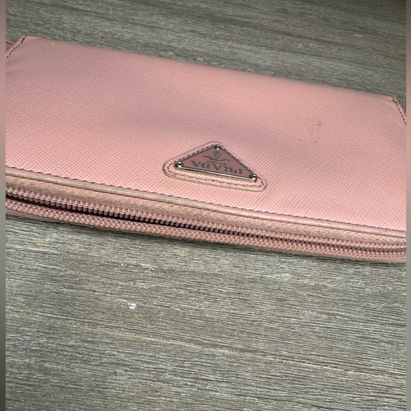 Prada Wallet - Picture 3 of 8